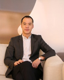 景德鎮(zhèn)市寶瓷林瓷業(yè)有限責(zé)任公司 董事長(zhǎng) 鄒劍峰